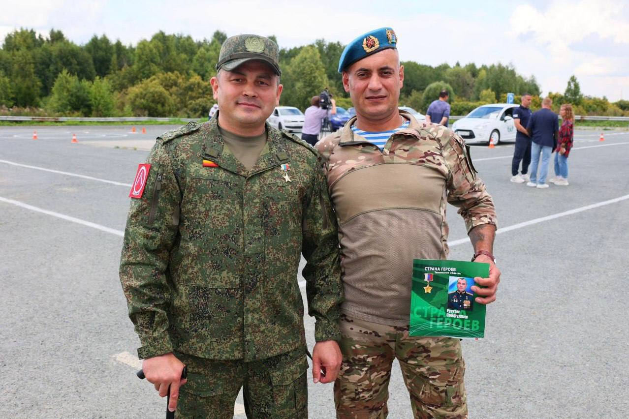 9 декабря – День Героев Отечества, мы с особым почтением чествуем тех, кто выбрал делом своей жизни служение Отчизне, кто показал пример храбрости, отваги и самоотверженности, оберегая наше государство и его население 9 декабря – День Героев Отечества, мы с особым почтением чествуем тех, кто выбрал делом своей жизни служение Отчизне, кто показал пример храбрости, отваги и самоотверженности, оберегая наше государство и его население