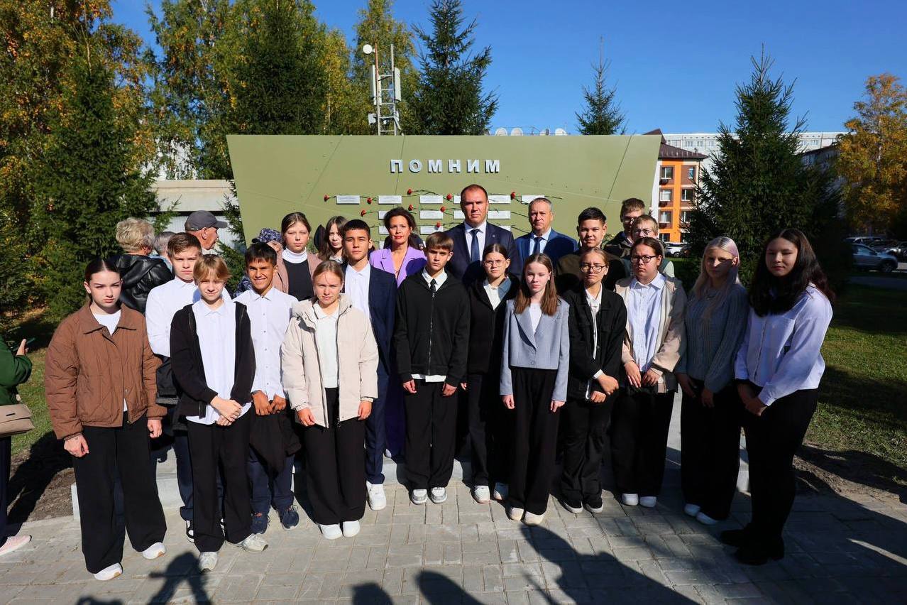 9 декабря – День Героев Отечества, мы с особым почтением чествуем тех, кто выбрал делом своей жизни служение Отчизне, кто показал пример храбрости, отваги и самоотверженности, оберегая наше государство и его население 9 декабря – День Героев Отечества, мы с особым почтением чествуем тех, кто выбрал делом своей жизни служение Отчизне, кто показал пример храбрости, отваги и самоотверженности, оберегая наше государство и его население