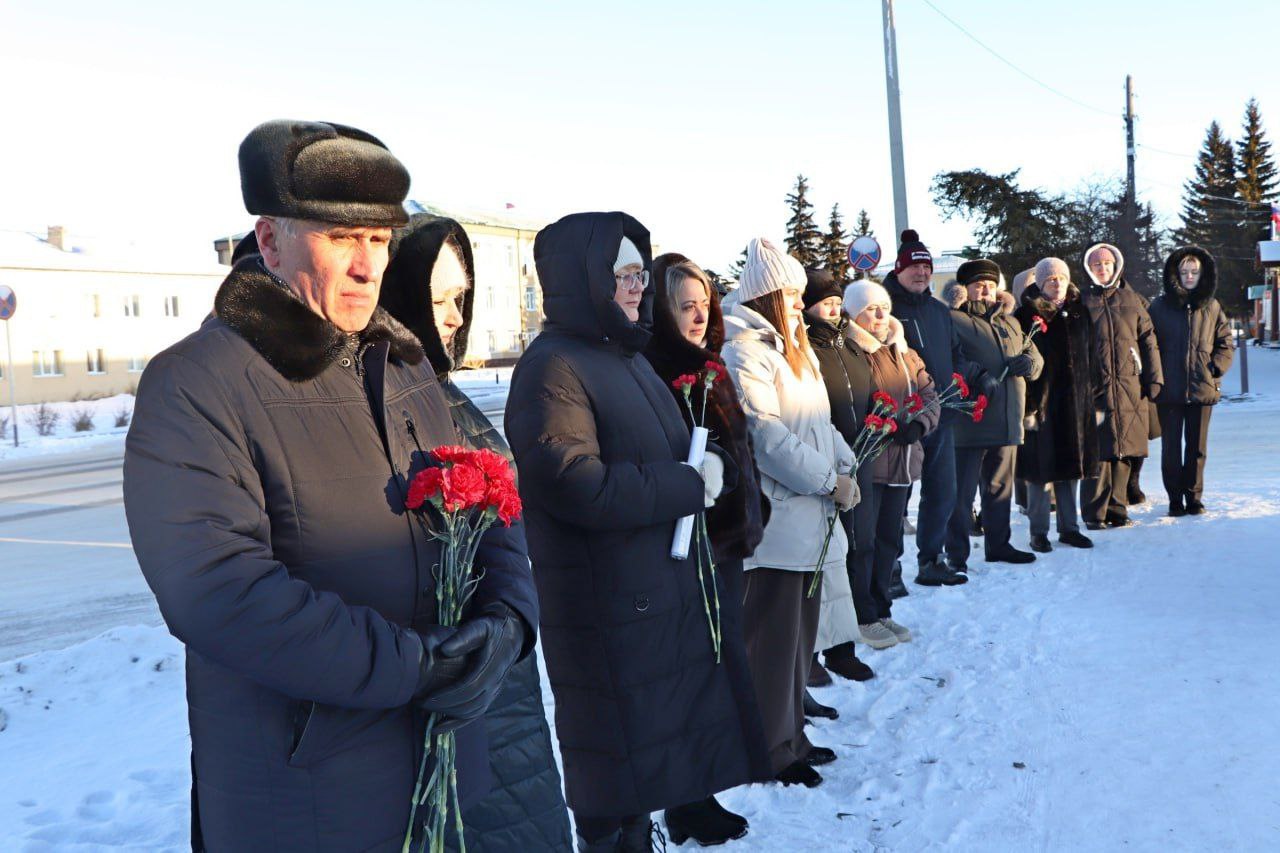 В муниципалитетах Тюменской области проходят мероприятия, посвященные Дню героев Отечества В муниципалитетах Тюменской области проходят мероприятия, посвященные Дню героев Отечества