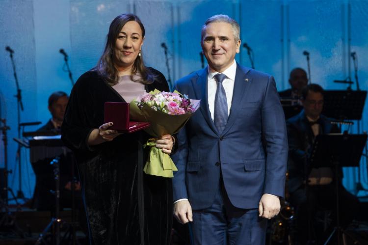 Концерт, посвященный Дню Героев Отечества, прошел в ДК "Нефтяник" 9 декабря Концерт, посвященный Дню Героев Отечества, прошел в ДК "Нефтяник" 9 декабря