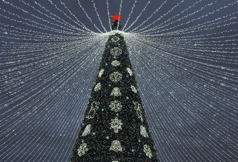 Раз, два, три! Ёлочка, гори!