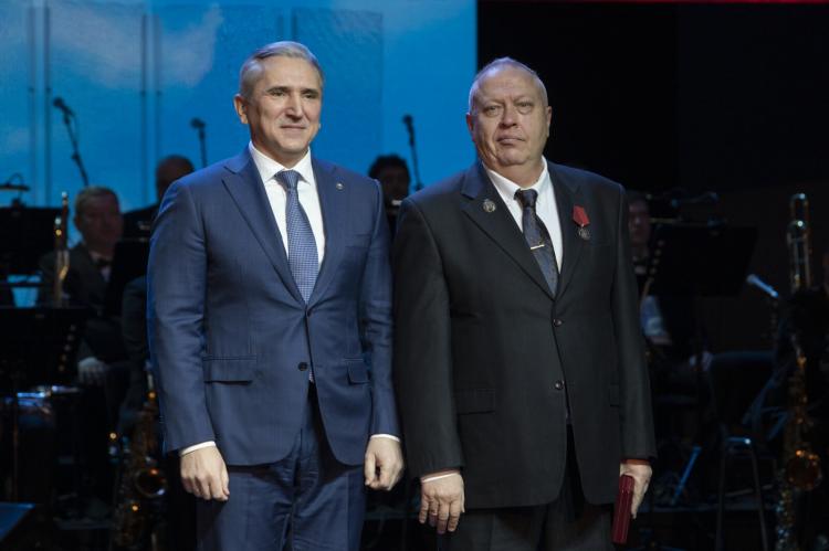 Концерт, посвященный Дню Героев Отечества, прошел в ДК "Нефтяник" 9 декабря Концерт, посвященный Дню Героев Отечества, прошел в ДК "Нефтяник" 9 декабря