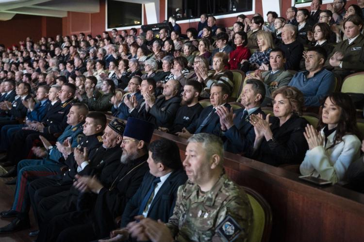 Концерт, посвященный Дню Героев Отечества, прошел в ДК "Нефтяник" 9 декабря