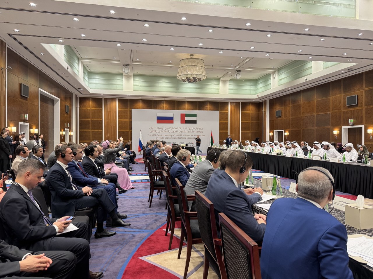 Делегация Тюменской области провела серию официальных рабочих встреч в ОАЭ Делегация Тюменской области провела серию официальных рабочих встреч в ОАЭ