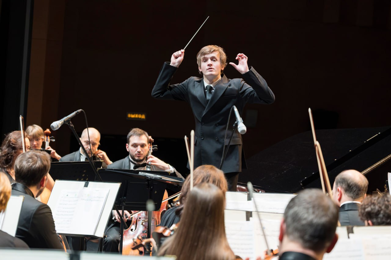 В Салехарде состоялись концерты народного артиста Дениса Мацуева, Московского государственного академического симфонического оркестра под управлением Ивана Никифорчина и заслуженного артиста России Ильдара Абдразакова В Салехарде состоялись концерты народного артиста Дениса Мацуева, Московского государственного академического симфонического оркестра под управлением Ивана Никифорчина и заслуженного артиста России Ильдара Абдразакова