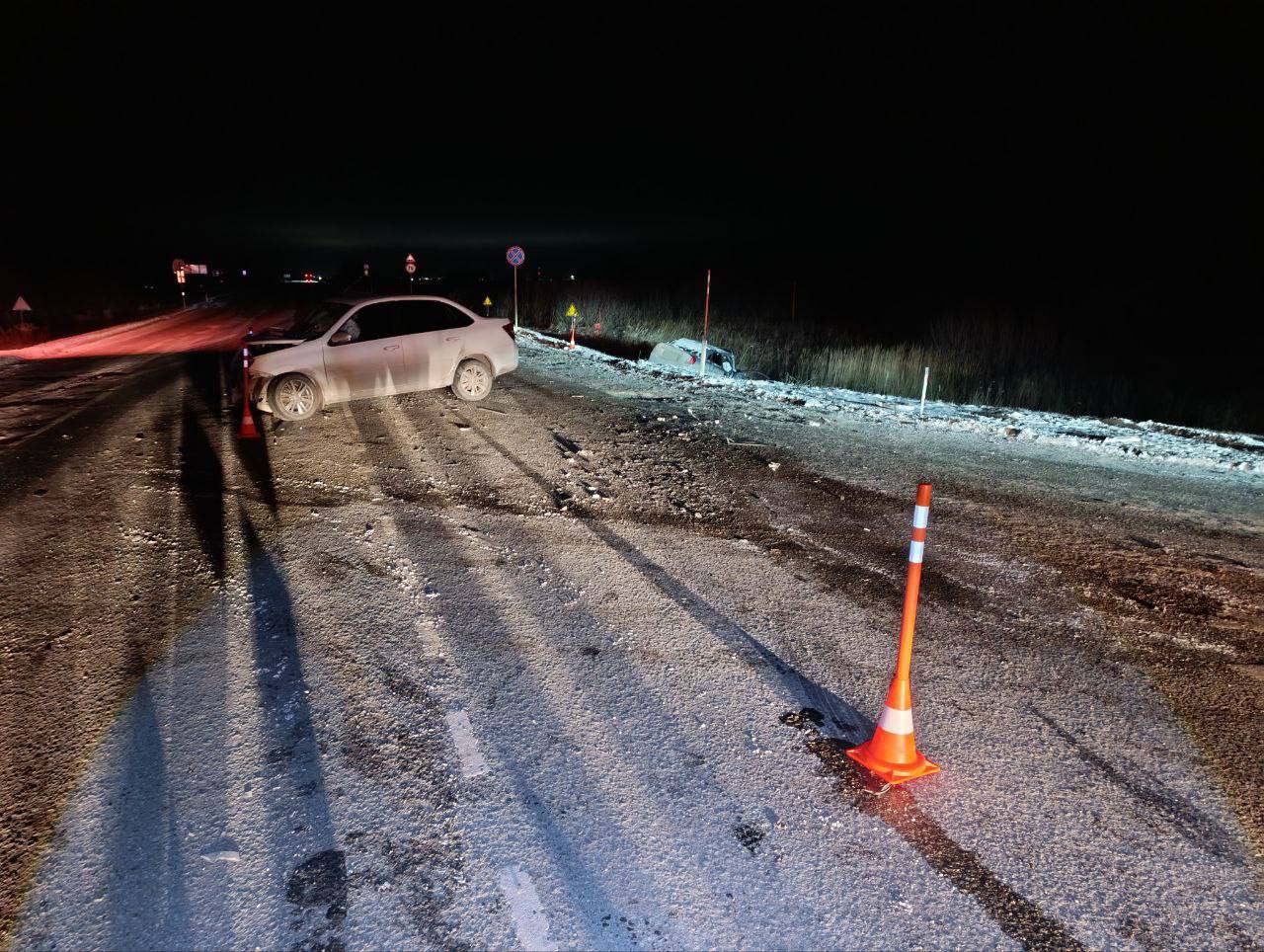 Смертельная авария произошла накануне на трассе Курган-Тюмень в Исетском округе Смертельная авария произошла накануне на трассе Курган-Тюмень в Исетском округе