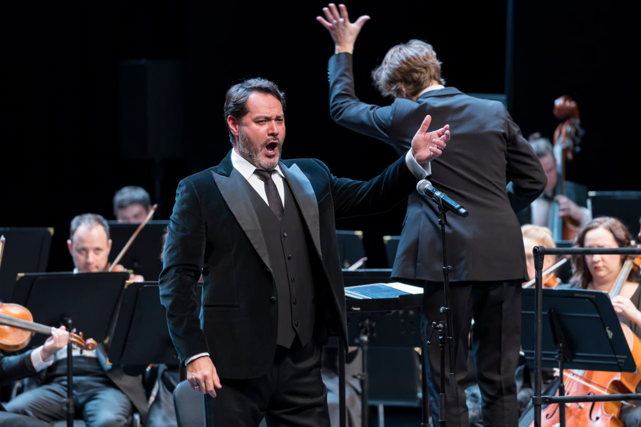 В Салехарде состоялись концерты народного артиста Дениса Мацуева, Московского государственного академического симфонического оркестра под управлением Ивана Никифорчина и заслуженного артиста России Ильдара Абдразакова В Салехарде состоялись концерты народного артиста Дениса Мацуева, Московского государственного академического симфонического оркестра под управлением Ивана Никифорчина и заслуженного артиста России Ильдара Абдразакова