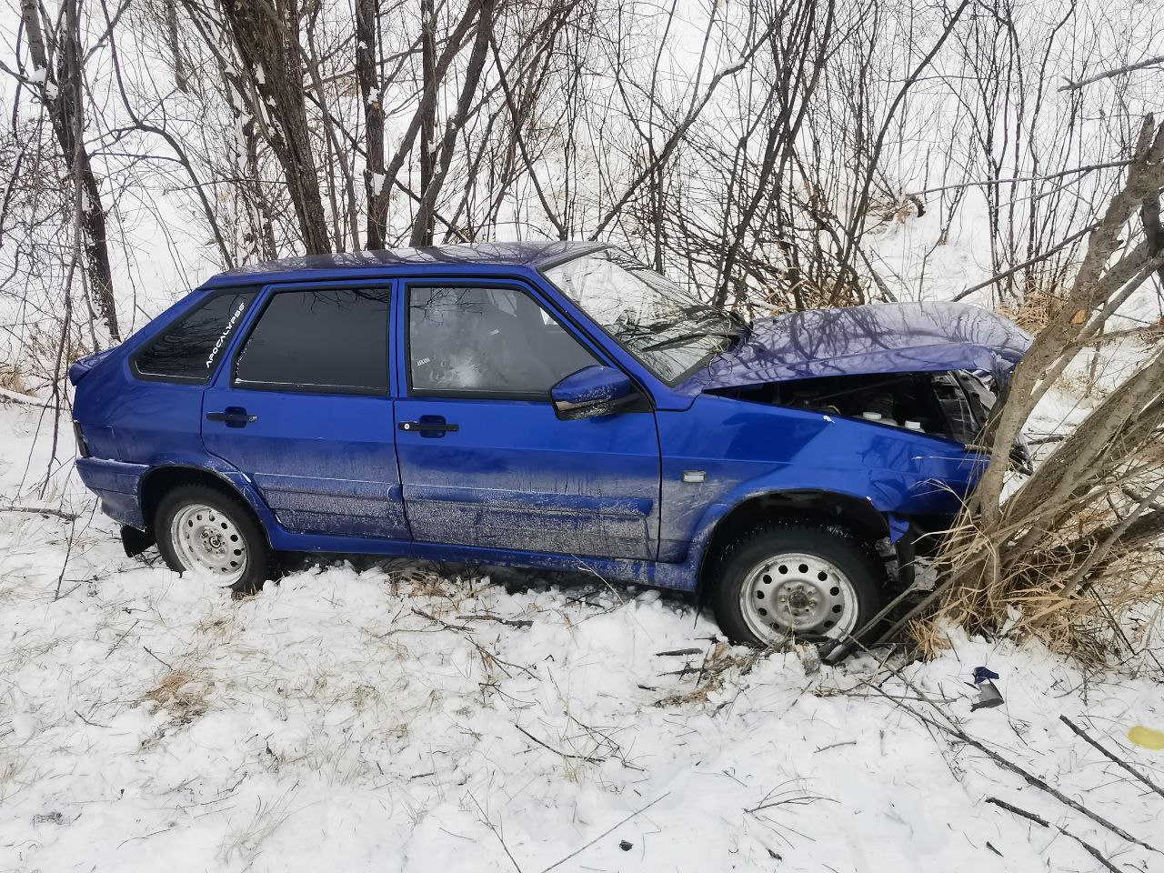 Сотрудники Госавтоинспекции устанавливают обстоятельства ДТП, которое произошло сегодня рано утром на 5-м километре автодороги Тобольск-Сетово в Тобольском районе