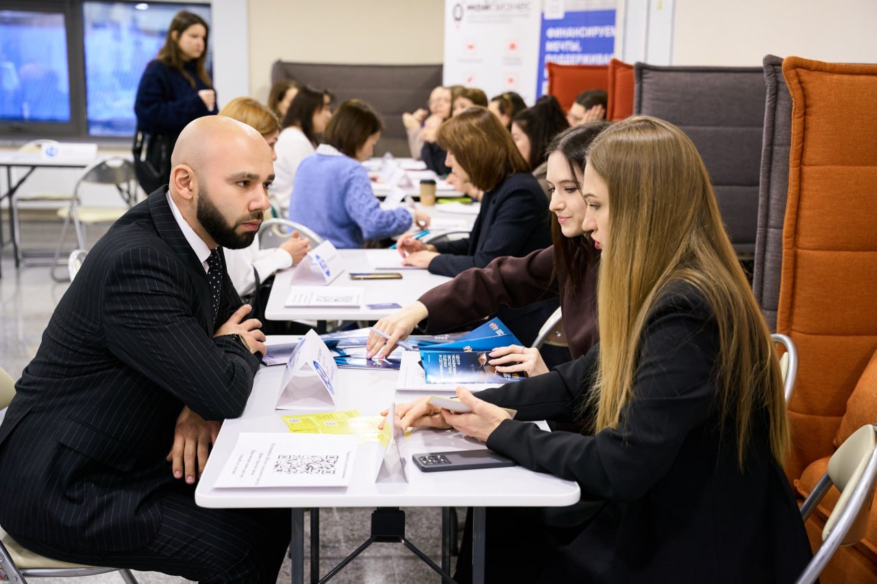 Более 170 предпринимателей получили рекомендации от экспертов в Единый день консультаций в Тюмени Более 170 предпринимателей получили рекомендации от экспертов в Единый день консультаций в Тюмени