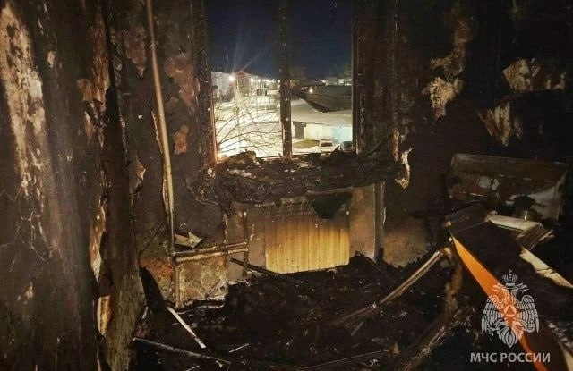 Ночью во время пожара в Ишиме огнеборцы спасли восемь человек