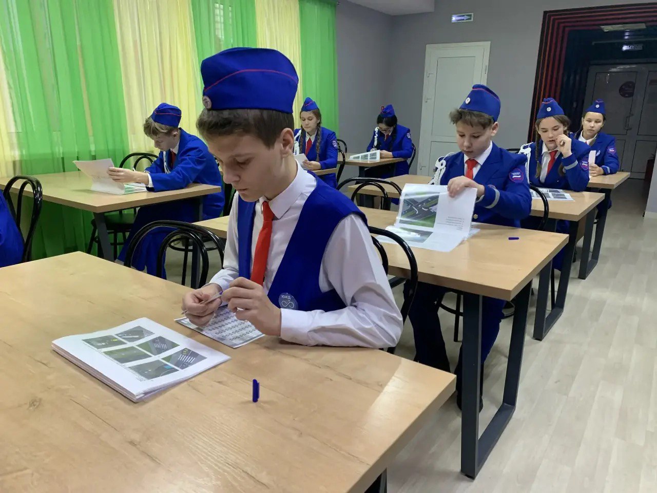 Областной Слет юных инспекторов движения прошел в детском лагере «Остров детства» в Тюмени Областной Слет юных инспекторов движения прошел в детском лагере «Остров детства» в Тюмени