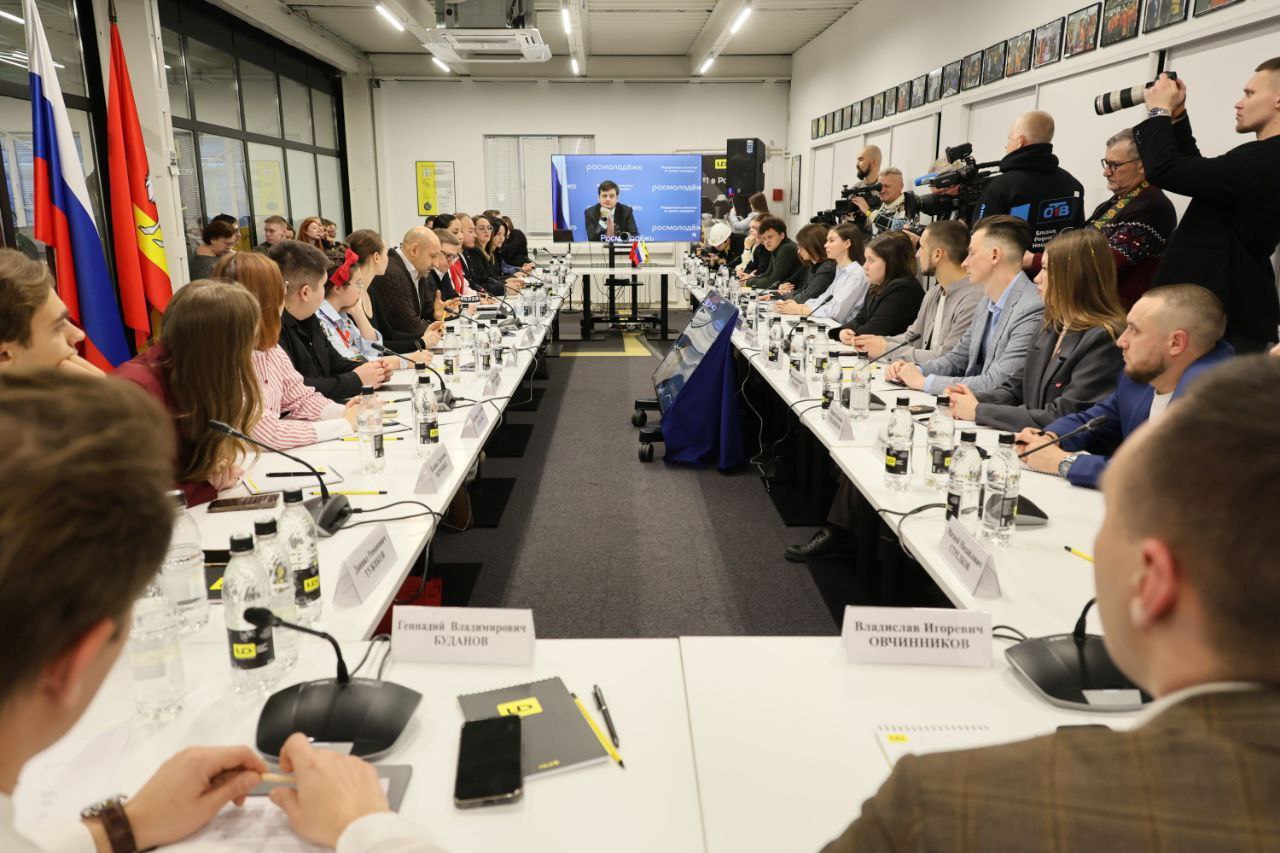 Первое заседание нового состава Совета по молодежной политике Уральского федерального округа состоялось в Челябинске Первое заседание нового состава Совета по молодежной политике Уральского федерального округа состоялось в Челябинске