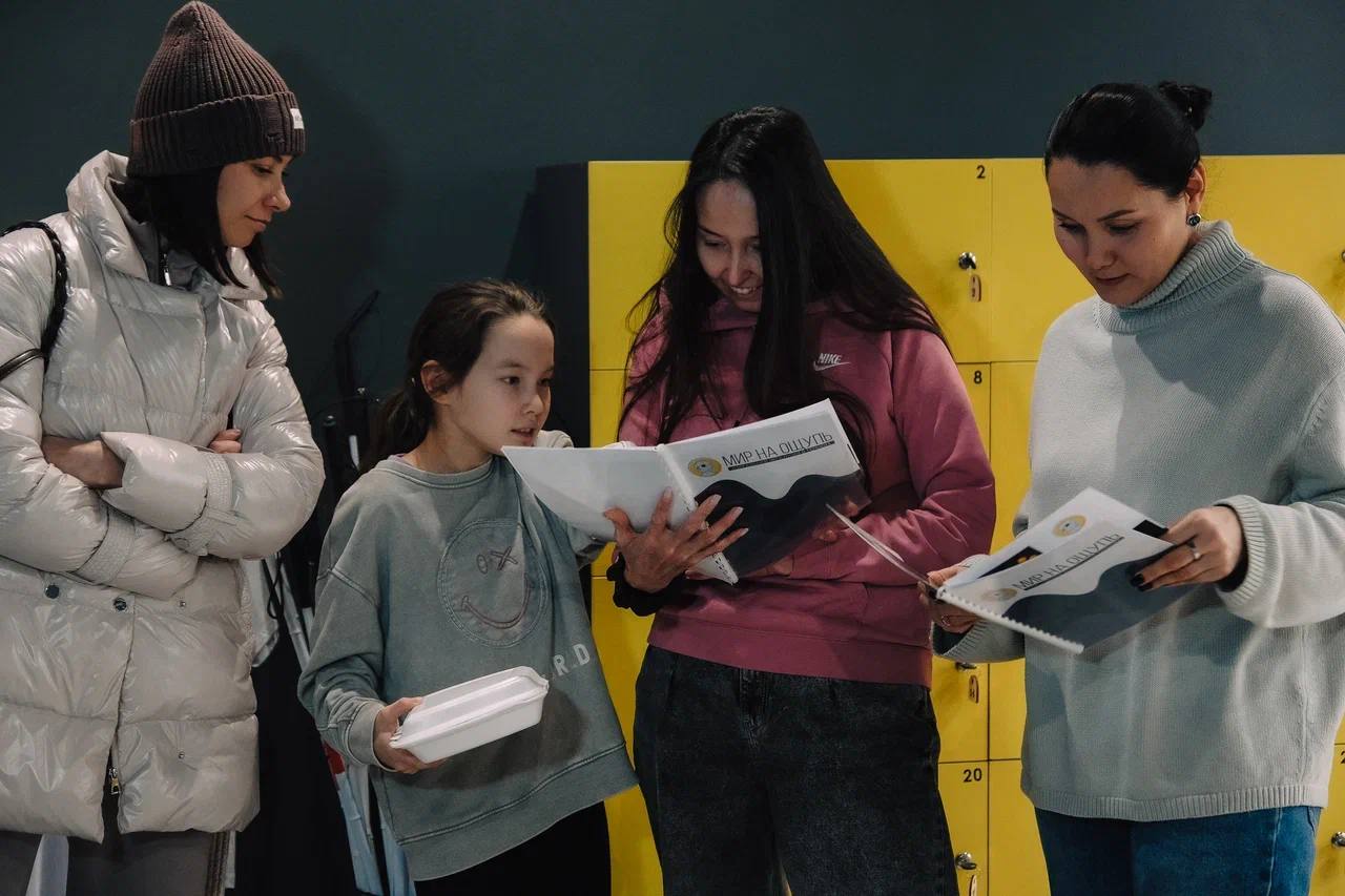 Для юных тюменцев провели экскурсию "Мир на ощупь"