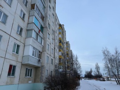 Тоболяки декорируют к Новому году не только квартиры, но и фасады домов