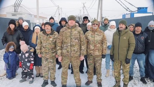 Продолжение.. "... Нас, участников СВО и простых людей, публично унижают, в проплаченных региональных СМИ называют «гетто», а на законные требования вернуть ИЖС, чиновники говорят: нужно было покупать у другого застройщика. ...