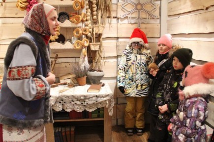 Дети военнослужащих посетили поезд Дедушки Мороза