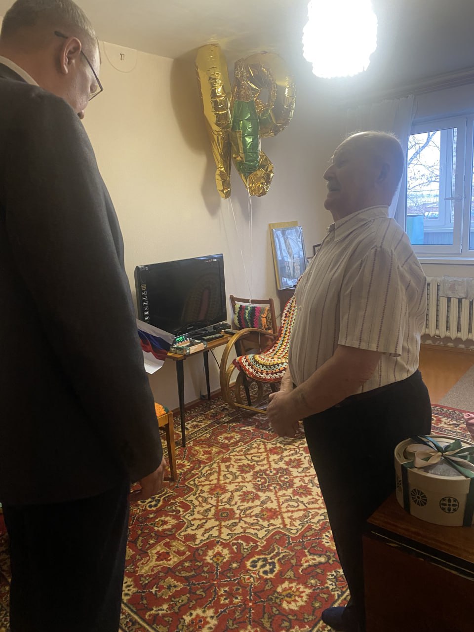 Ветеранов — с праздником!. Заместитель директора департамента дорожной инфраструктуры и транспорта администрации города Тюмени Илья Авладеев посетил двух почетных жителей Тюмени — фронтовиков Ивана Ивановича Попадьина и...