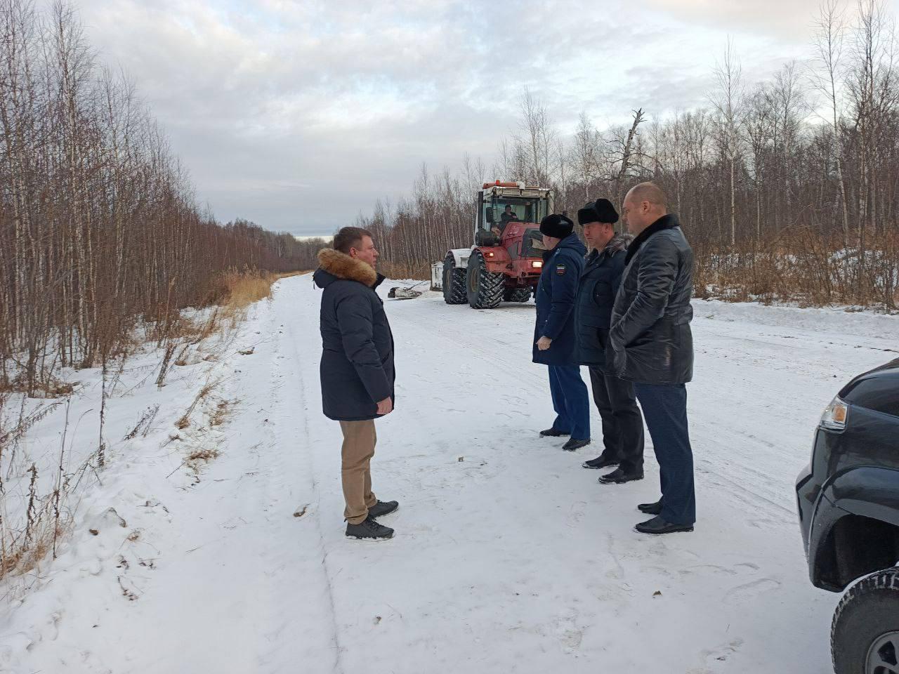 Работы по устройству и содержанию автозимника идут в Нижнетавдинском округе Работы по устройству и содержанию автозимника идут в Нижнетавдинском округе