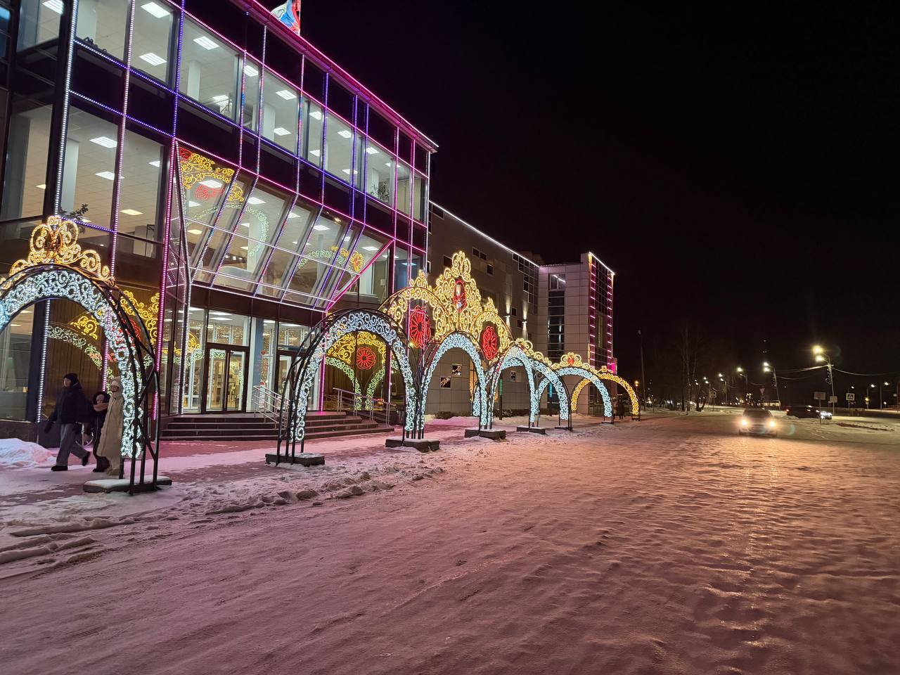 Тобольск вовсю готовится к встрече Нового года Тобольск вовсю готовится к встрече Нового года