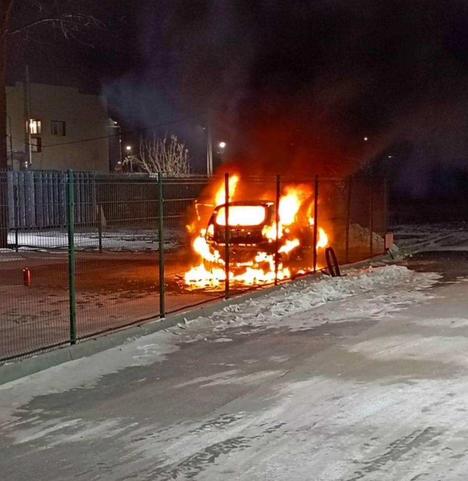 В МЧС рассказали подробности возгорания легковушки, которое произошло минувшим вечером на улице Харьковской