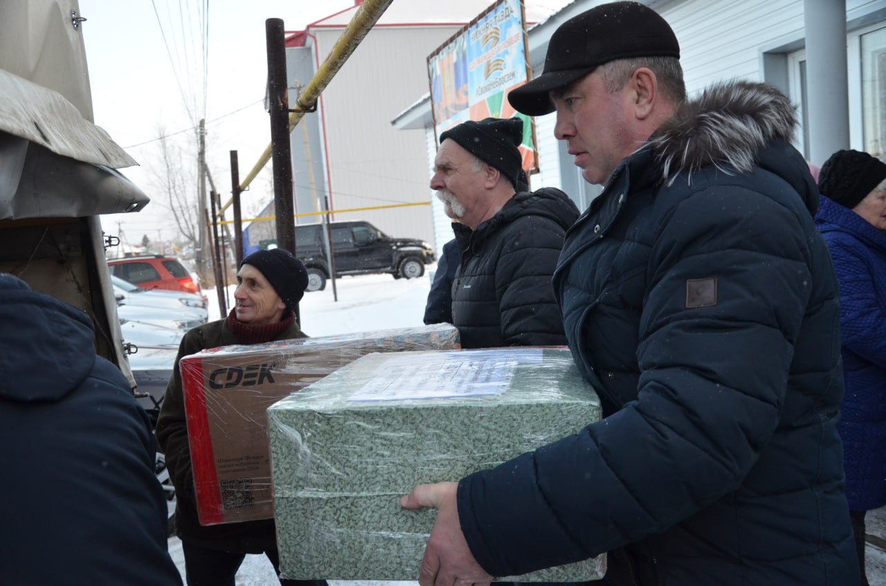 Жители Нижнетавдинского округа отправили 70-ю партию гуманитарного груза в зону СВО Жители Нижнетавдинского округа отправили 70-ю партию гуманитарного груза в зону СВО