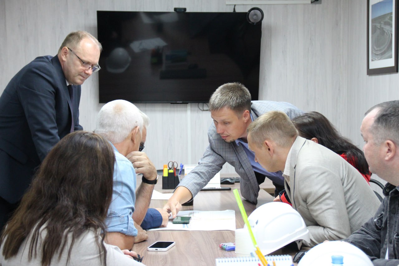 Все работы выполнены качественно и в срок: общественники подвели итоги работы тюменских дорожников за 2025 год Все работы выполнены качественно и в срок: общественники подвели итоги работы тюменских дорожников за 2025 год