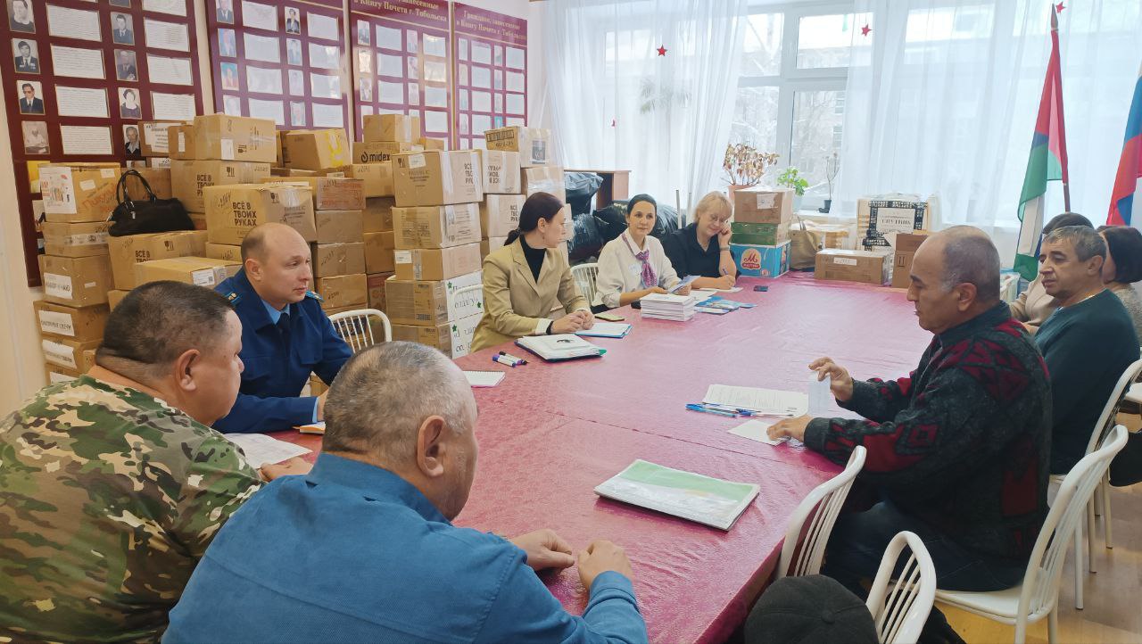 Тобольский межрайонный прокурор Андрей Сажин принял участие во встрече с участниками специальной военной операции и членами их семей, организованной общественной организацией «В защиту жизни»