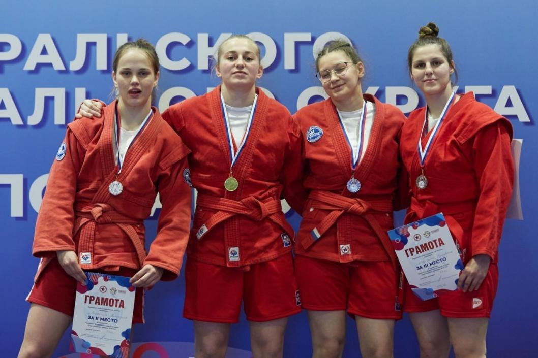 Тюменские самбисты взяли 20 медалей на первенстве и чемпионате УрФО Тюменские самбисты взяли 20 медалей на первенстве и чемпионате УрФО