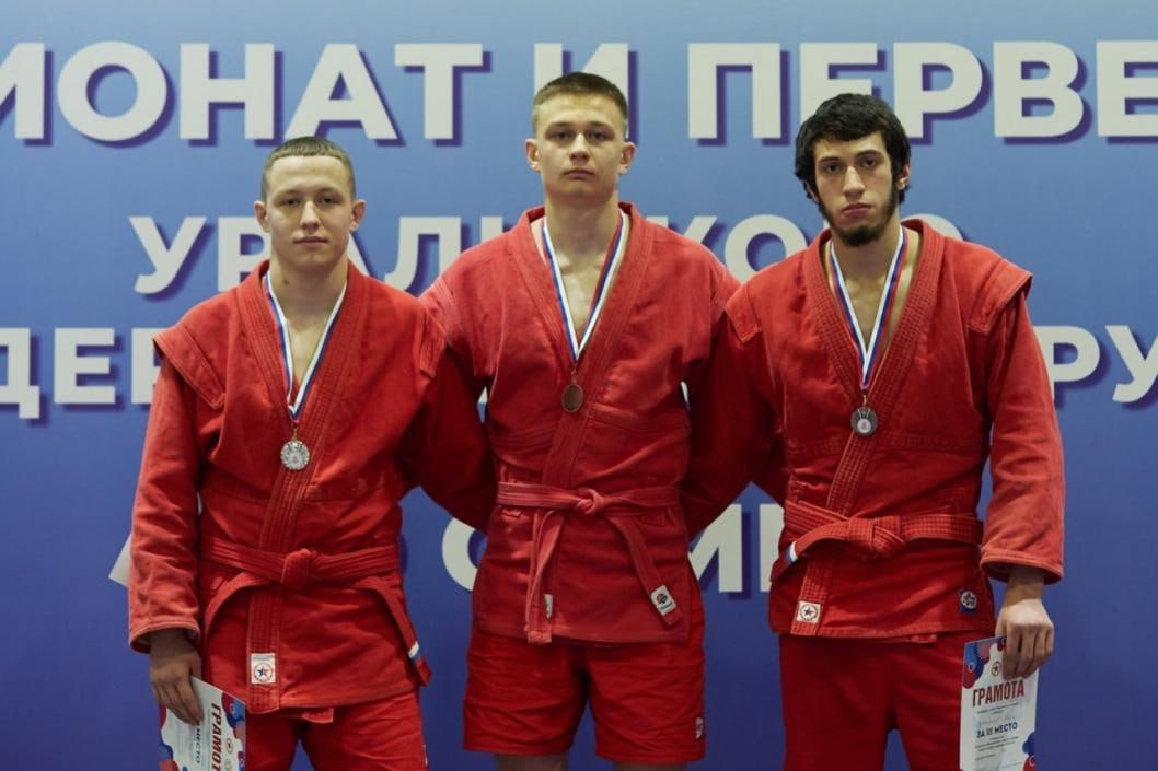 Тюменские самбисты взяли 20 медалей на первенстве и чемпионате УрФО Тюменские самбисты взяли 20 медалей на первенстве и чемпионате УрФО