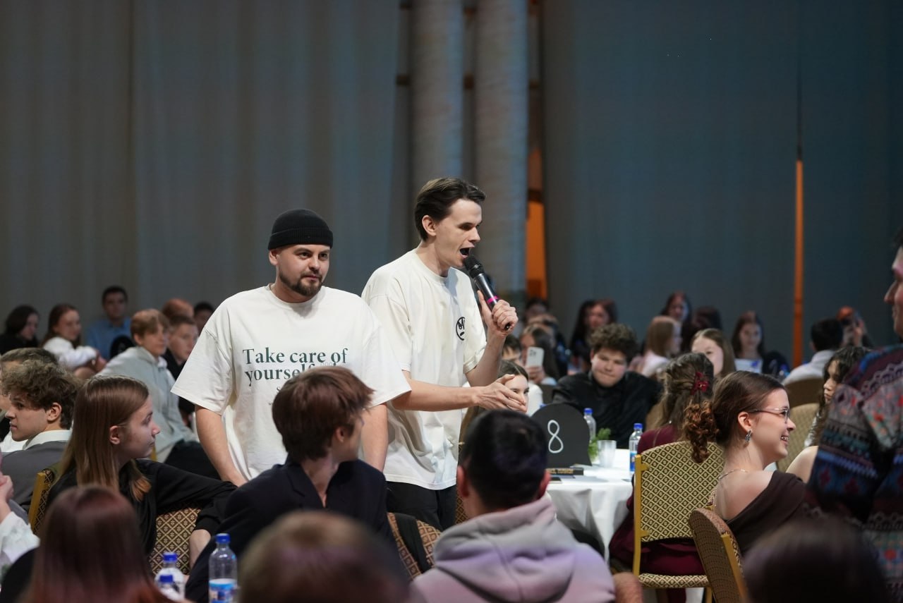 Максим Афанасьев: В нашем городе есть добрая традиция — поздравлять одаренных детей Тюмени с наступающим Новым годом Максим Афанасьев: В нашем городе есть добрая традиция — поздравлять одаренных детей Тюмени с наступающим Новым годом