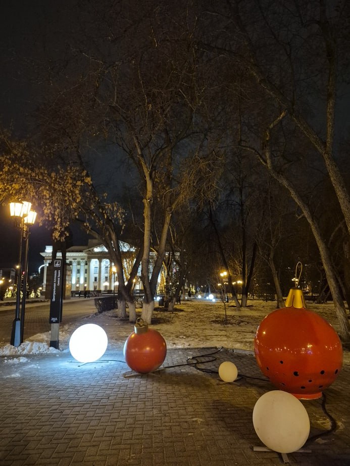 Тюменские волшебники: новогодняя сказка на центральной улице Тюменские волшебники: новогодняя сказка на центральной улице