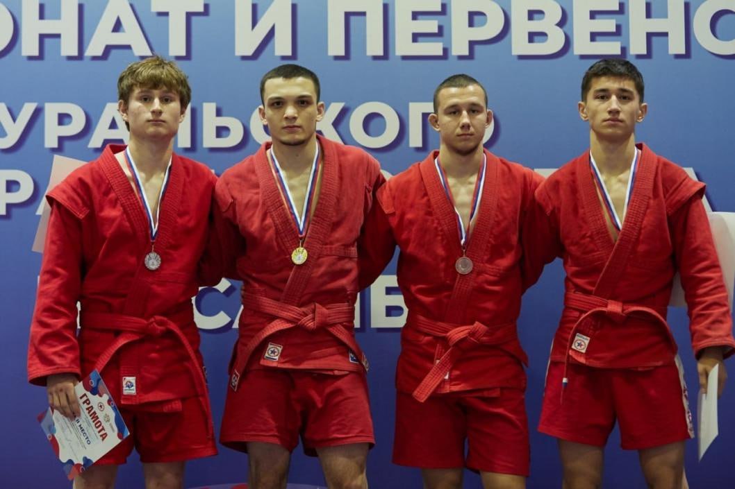 Тюменские самбисты взяли 20 медалей на первенстве и чемпионате УрФО Тюменские самбисты взяли 20 медалей на первенстве и чемпионате УрФО