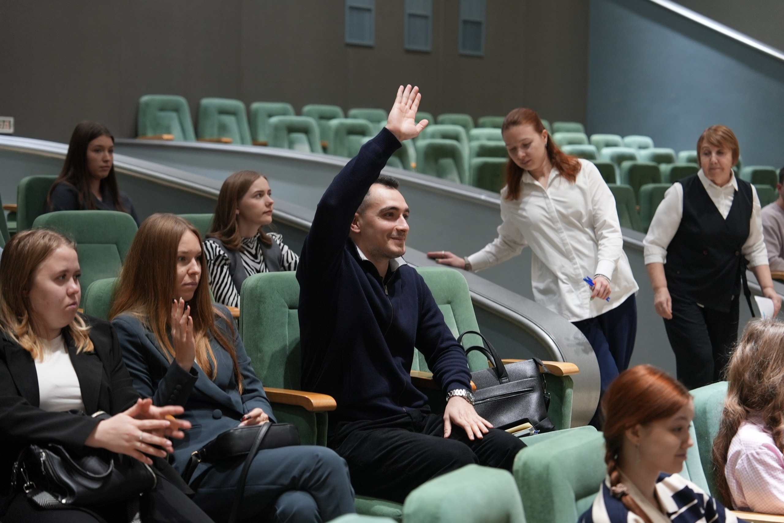 Сегодня, 16 декабря, в Большом зале администрации города Тюмени прошло первое адаптационное мероприятие «Тюменская точка старта», организованное для муниципальных служащих, принятых на службу в 2025 году и участвующих в... Сегодня, 16 декабря, в Большом зале администрации города Тюмени прошло первое адаптационное мероприятие «Тюменская точка старта», организованное для муниципальных служащих, принятых на службу в 2025 году и участвующих в...