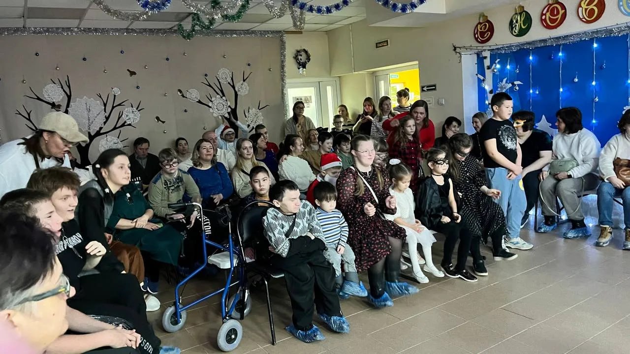 Игры, загадки, хороводы. Вчера, 15 декабря, Центр русской культуры провел новогоднюю театрализованно-игровую программу для Ленинской окружной общественной организации Всероссийского общества инвалидов г. Тюмени Игры, загадки, хороводы. Вчера, 15 декабря, Центр русской культуры провел новогоднюю театрализованно-игровую программу для Ленинской окружной общественной организации Всероссийского общества инвалидов г. Тюмени