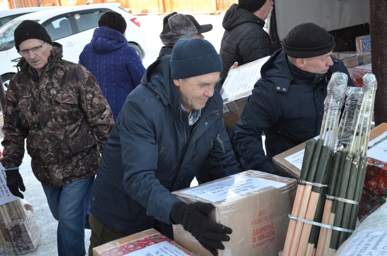 Жители Нижнетавдинского округа отправили 70-ю партию гуманитарного груза в зону СВО Жители Нижнетавдинского округа отправили 70-ю партию гуманитарного груза в зону СВО