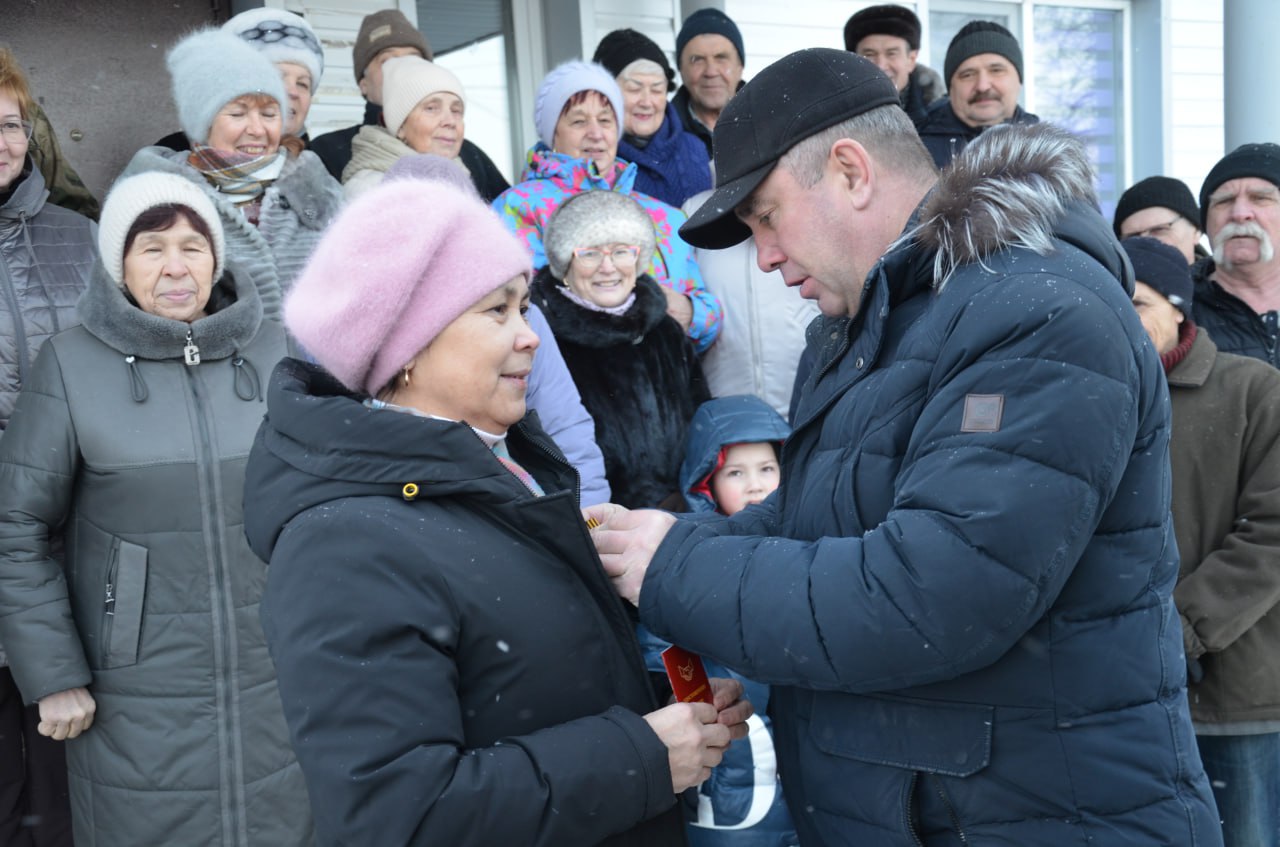 Жители Нижнетавдинского округа отправили 70-ю партию гуманитарного груза в зону СВО Жители Нижнетавдинского округа отправили 70-ю партию гуманитарного груза в зону СВО