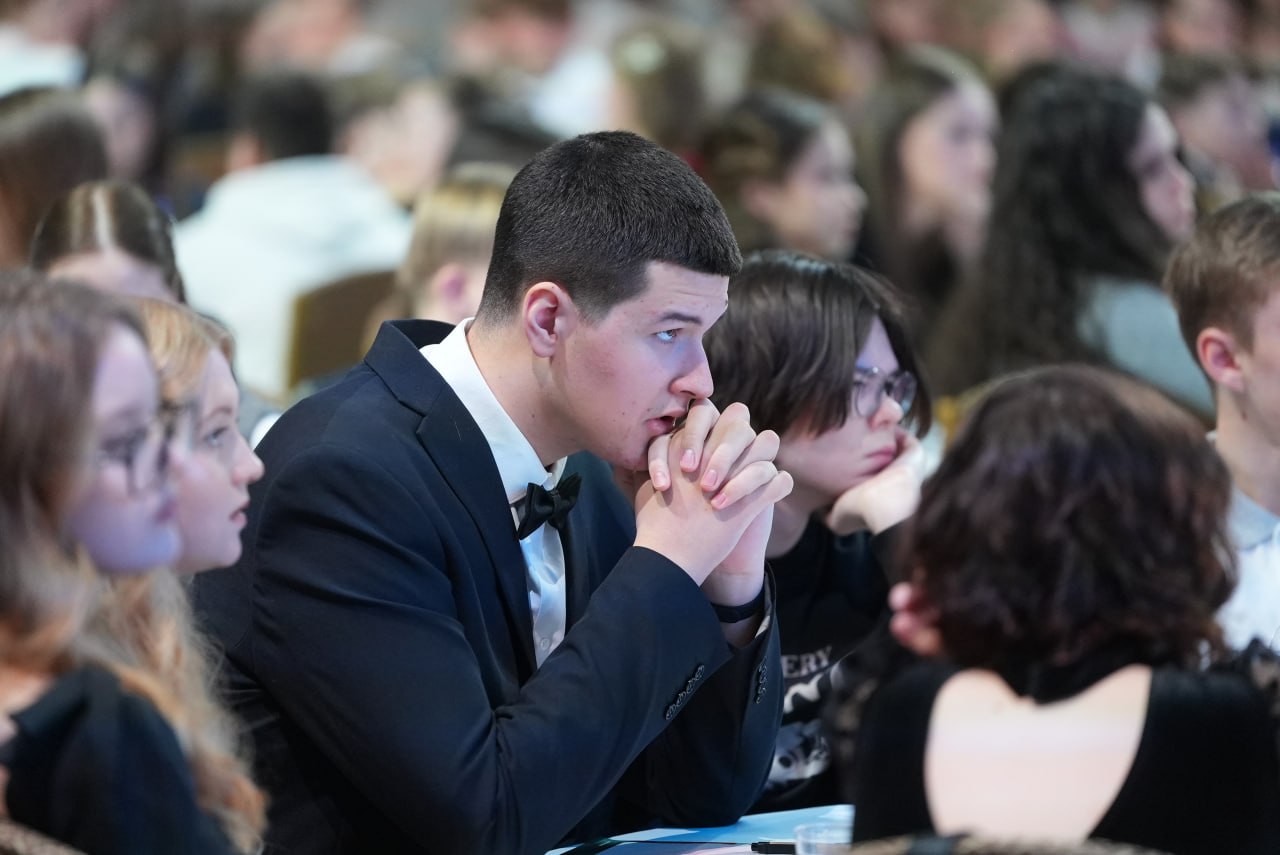 Максим Афанасьев: В нашем городе есть добрая традиция — поздравлять одаренных детей Тюмени с наступающим Новым годом Максим Афанасьев: В нашем городе есть добрая традиция — поздравлять одаренных детей Тюмени с наступающим Новым годом