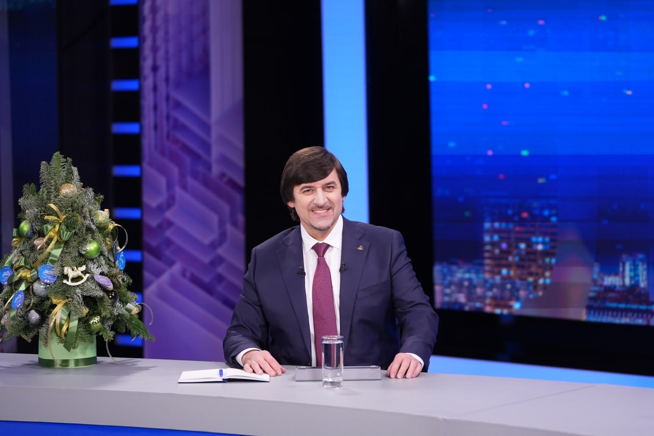 Максим Афанасьев: Два с половиной часа прямого эфира пролетели незаметно, ведь мы говорили о самом важном — о нашем общем доме, о Тюмени, о том, каким мы хотим видеть наш любимый город Максим Афанасьев: Два с половиной часа прямого эфира пролетели незаметно, ведь мы говорили о самом важном — о нашем общем доме, о Тюмени, о том, каким мы хотим видеть наш любимый город