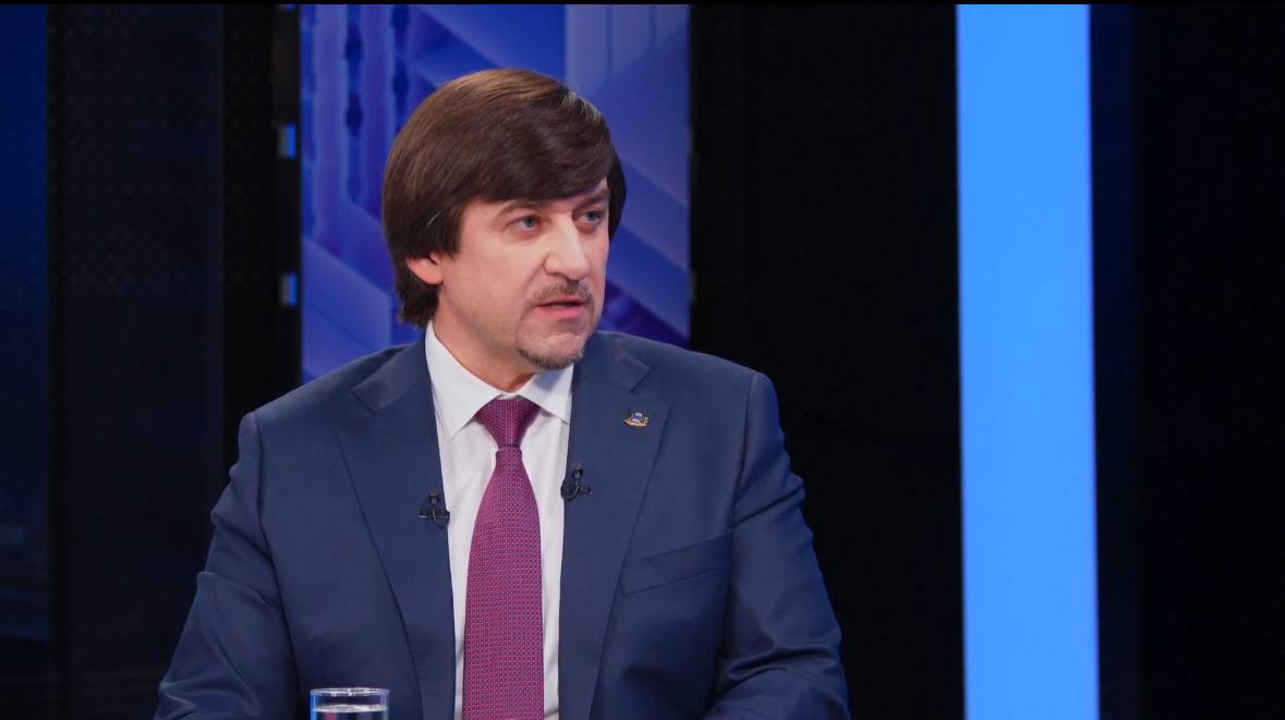 Снег! Он нагрянул «неожиданно»: что говорит Максим Афанасьев?