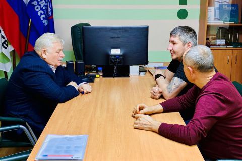 Депутаты областной думы регулярно проводят приемы граждан, в том числе в избирательных округах Депутаты областной думы регулярно проводят приемы граждан, в том числе в избирательных округах