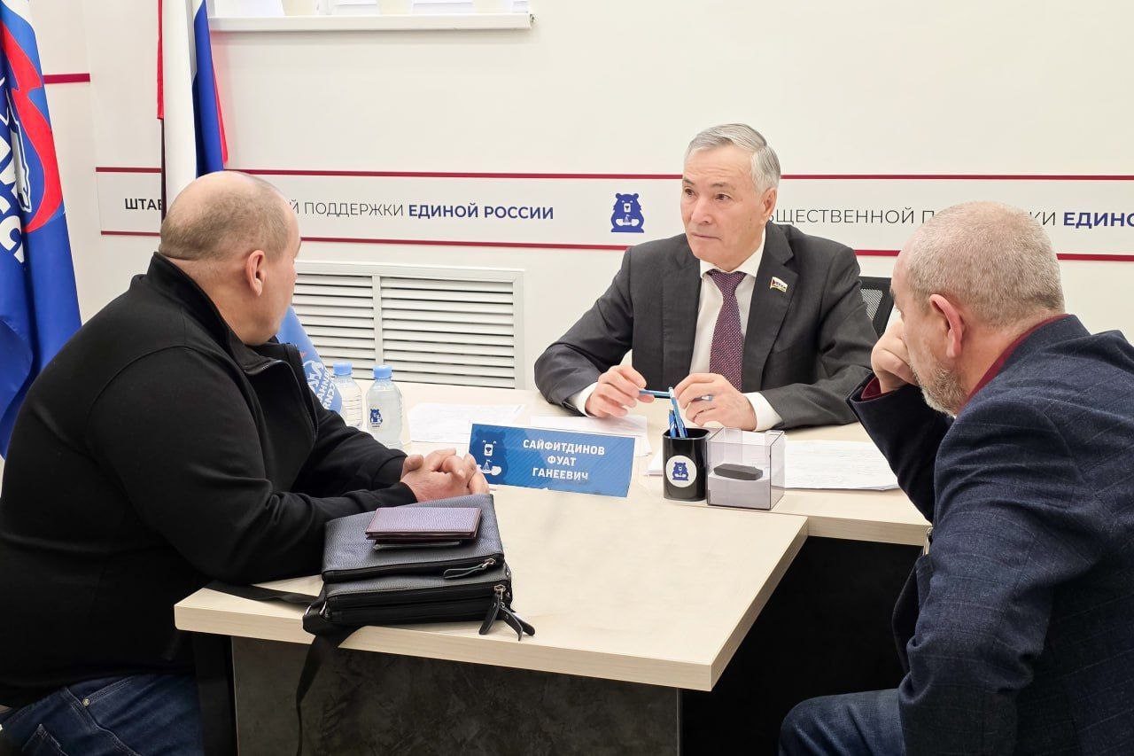 Депутаты областной думы регулярно проводят приемы граждан, в том числе в избирательных округах