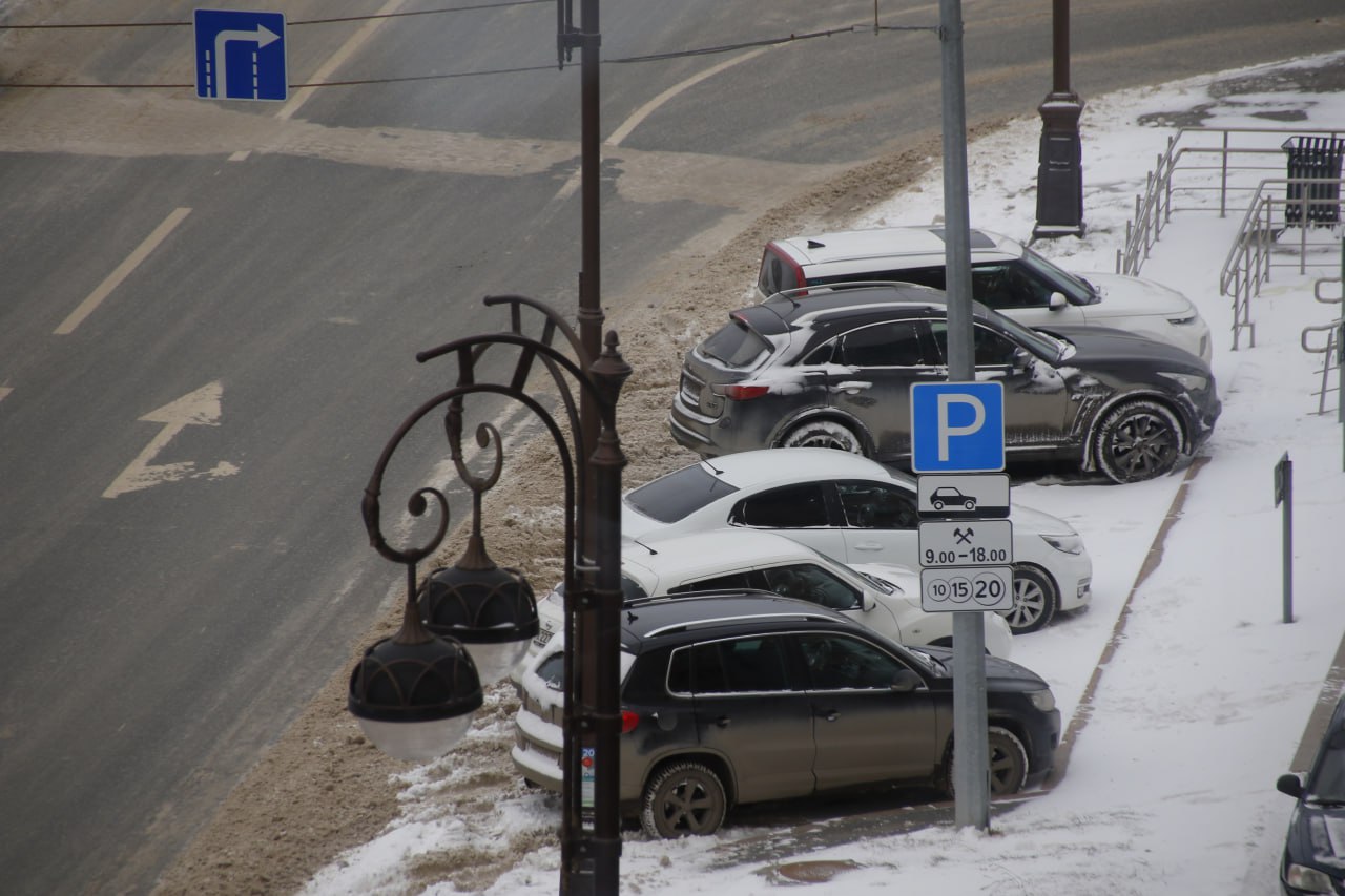 Спрос есть. - Введение платных парковок в Тюмени обусловлено не потребностью в сборе денежных средств