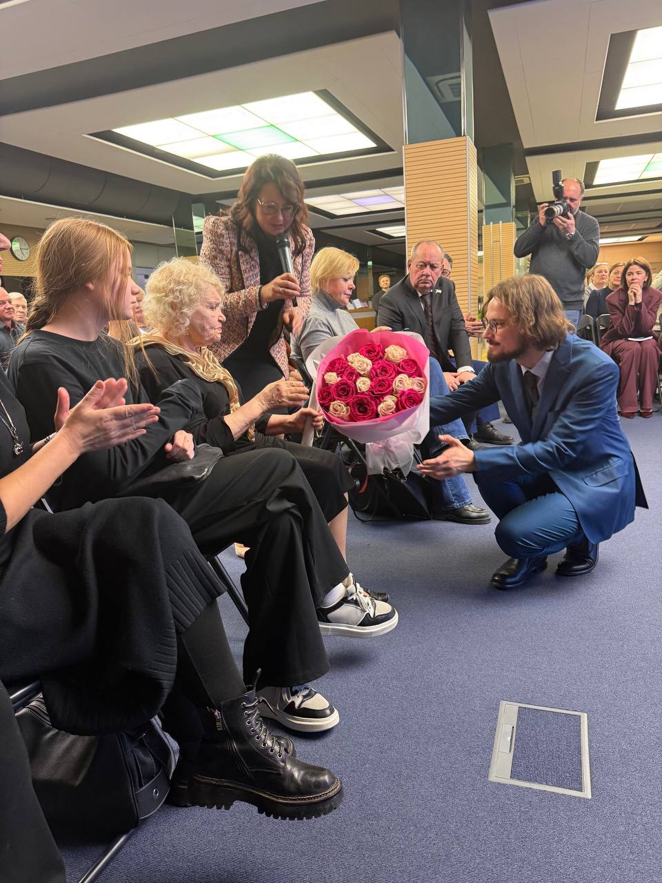 Удивительное событие, яркое и радостное, когда душа в полной гармонии ощущает важность происходящего: презентация первой публикации романа Удивительное событие, яркое и радостное, когда душа в полной гармонии ощущает важность происходящего: презентация первой публикации романа