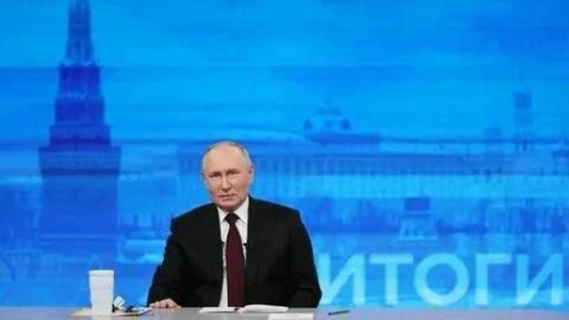 Началась трансляция прямой линии «Итоги года с Владимиром Путиным»