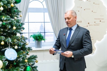 Заместитель губернатора Тюменской области присоединился к всероссийской акции "Елка желаний"