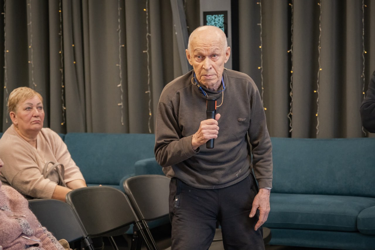 В Тюмени обсудили концепцию нового панно для стелы «Город трудовой доблести» В Тюмени обсудили концепцию нового панно для стелы «Город трудовой доблести»