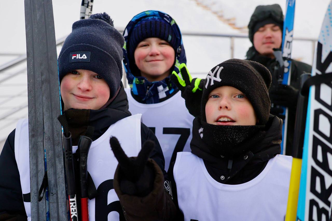 Дали старт четвёртому сезону соревнований по лыжным гонкам на Кубок Главы города среди наших школьников Дали старт четвёртому сезону соревнований по лыжным гонкам на Кубок Главы города среди наших школьников