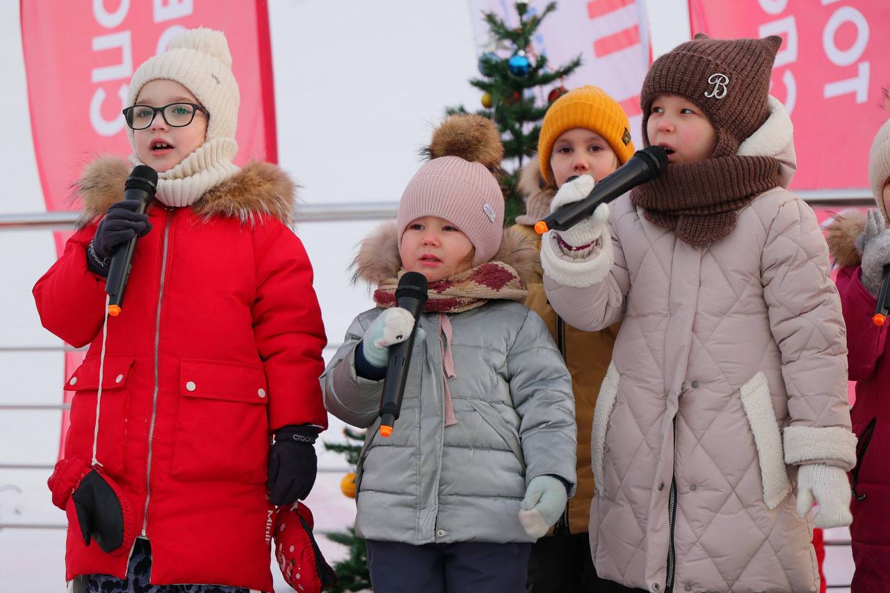 Дали старт четвёртому сезону соревнований по лыжным гонкам на Кубок Главы города среди наших школьников Дали старт четвёртому сезону соревнований по лыжным гонкам на Кубок Главы города среди наших школьников