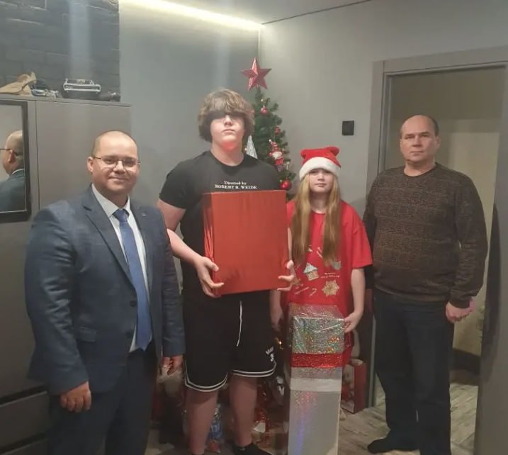 «Ёлка желаний» продолжает исполнять детские мечты! «Ёлка желаний» продолжает исполнять детские мечты!