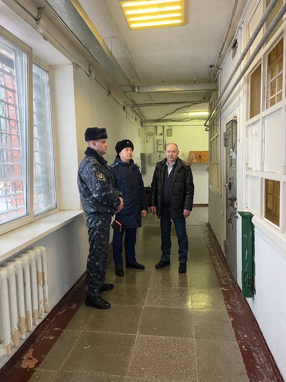 Работники прокуратуры Тюменской области в новогодние праздники провели проверки в пенитенциарных учреждениях Работники прокуратуры Тюменской области в новогодние праздники провели проверки в пенитенциарных учреждениях